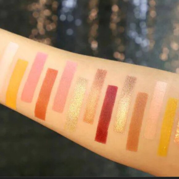 Rude's Potpourri in Flower Child - 30 Pressed Pigment & Shadow Palette - Picture 4 of 5